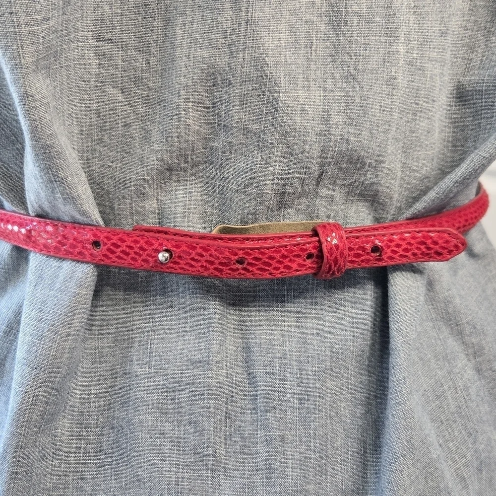 WHITE HOUSE BLACK MARKET WHBM RED FAUX SNAKESKIN BOW BELT WOMEN SMALL STRUCTURED